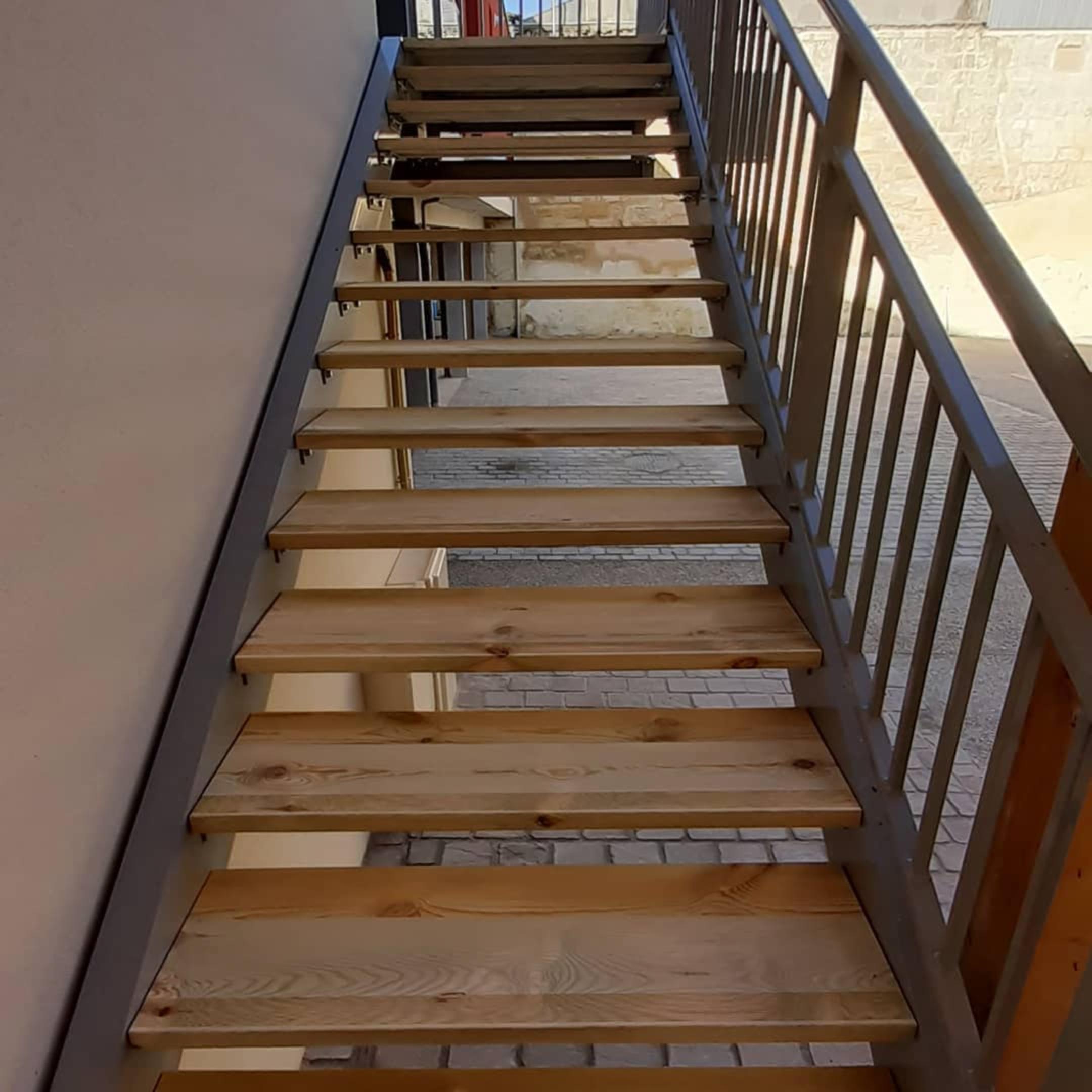 Marches bois sur escalier métal ! - photo 2