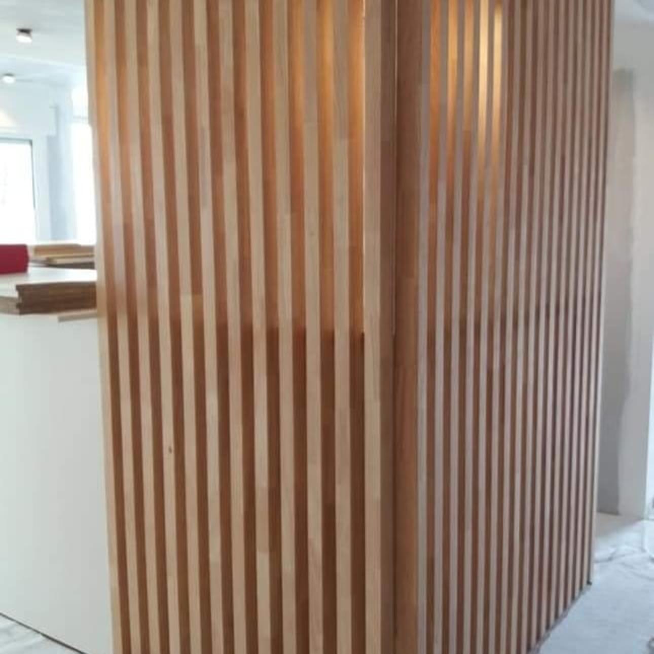 Claustra ajouré pour comptoir d accueil !