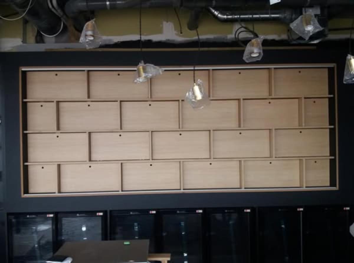 Aménagement d'un restaurant avec comptoir en forme de guitare! - photo 3