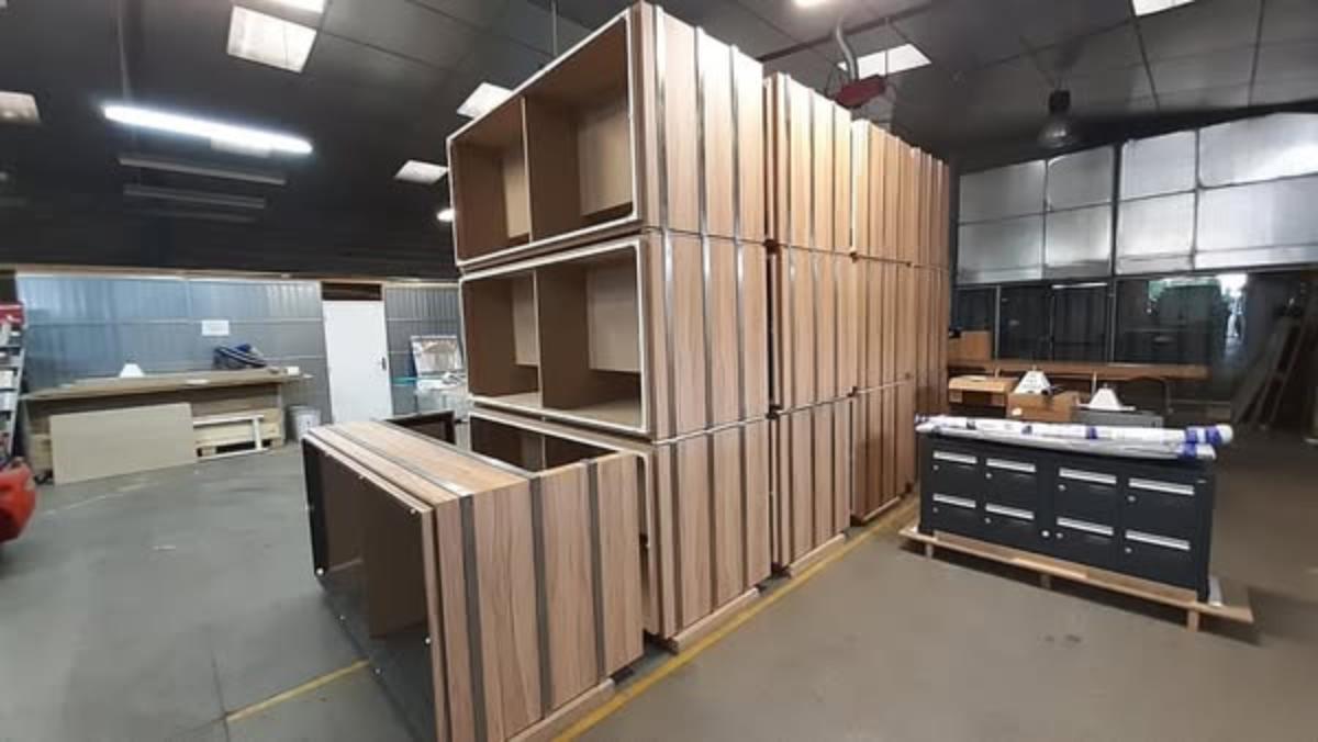 Création de 16 canapés pour une galerie marchande! - photo 2