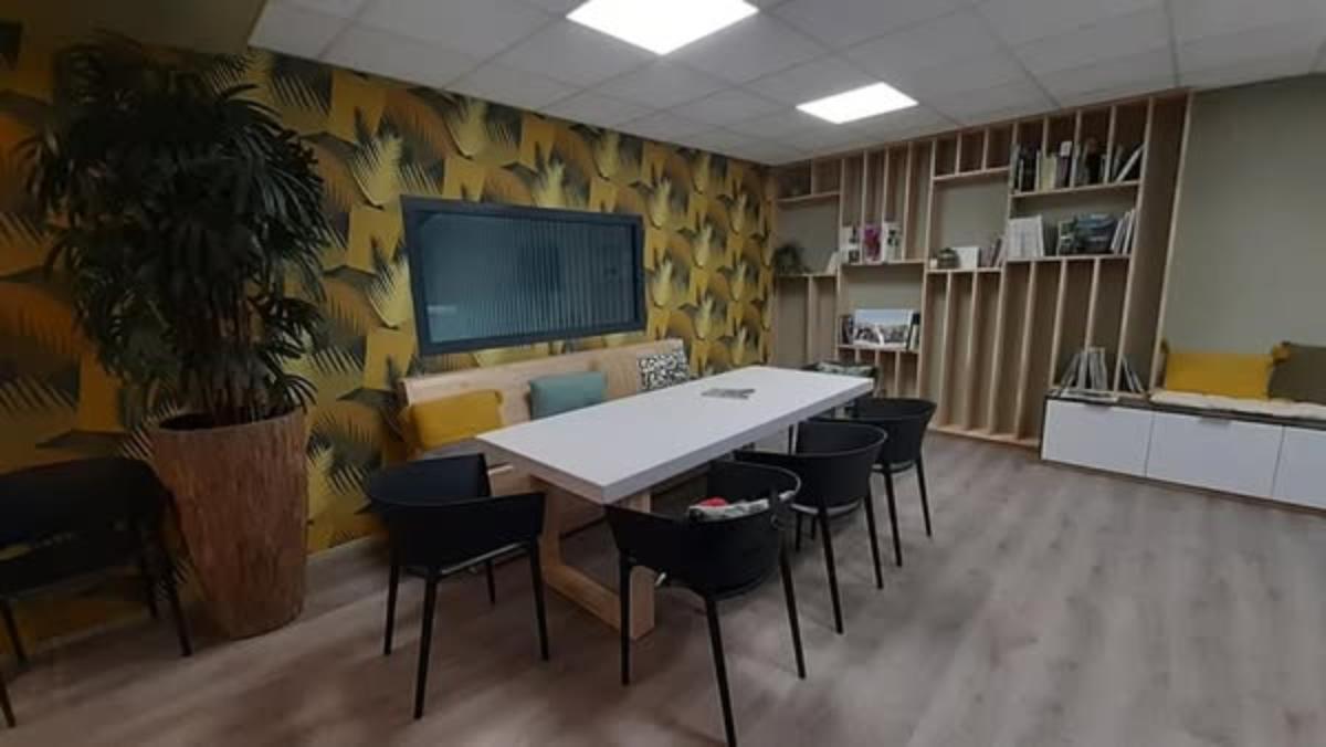 Agencement d'une pièce de vie dans une entreprise!